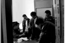 标题:贵州同仁讨债农妇:揭开农村金融困境的冰山一角 标题:贵州同仁讨债农妇:揭开农村金融困境的冰山一角